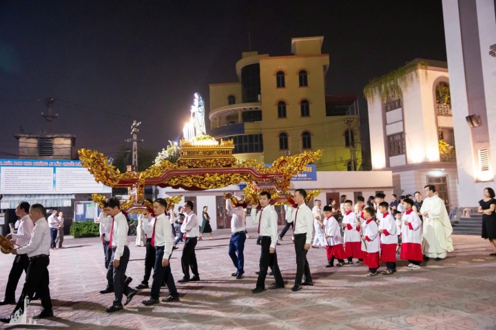 KHOÁI ĐỒNG - ẤM ÁP LỜI KINH MÂN CÔI