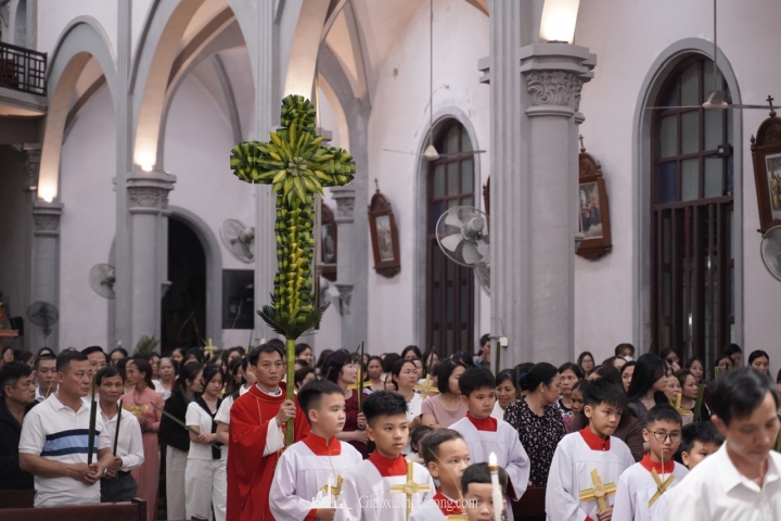 CON TƯỞNG RẰNG CON VỮNG TIN